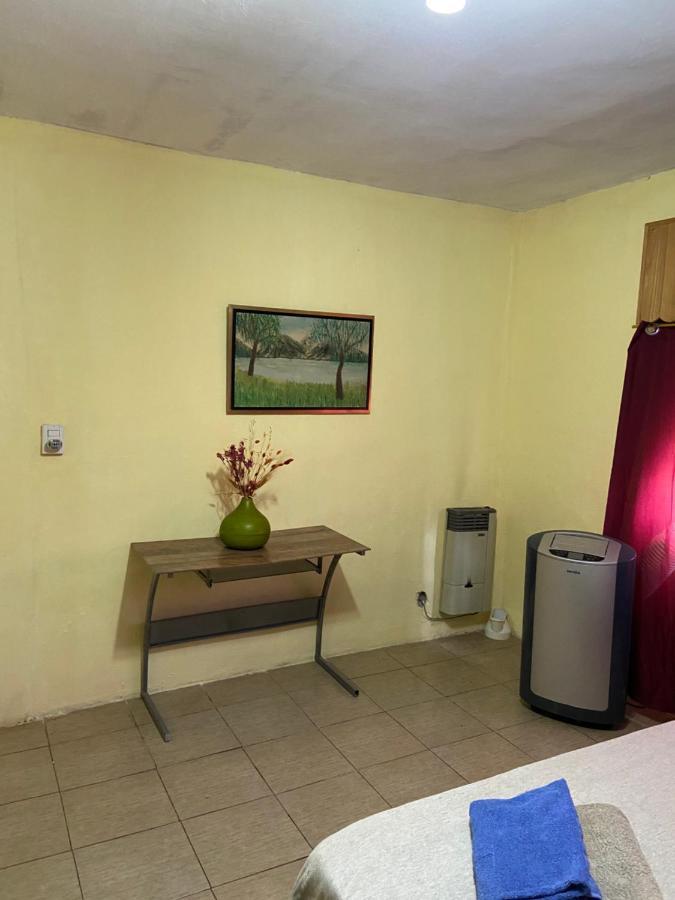 Luis'S House Ezeiza Airport Hotel Монте Гранде Екстериор снимка