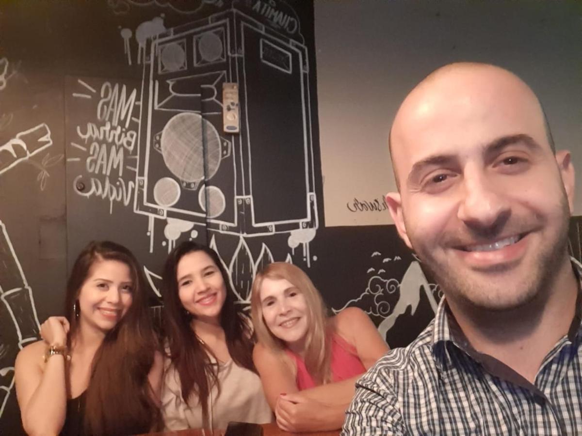 Luis'S House Ezeiza Airport Hotel Монте Гранде Екстериор снимка